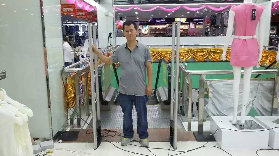 祝贺珠海万业百货EAS超市商品防盗系统安装完毕交付使用